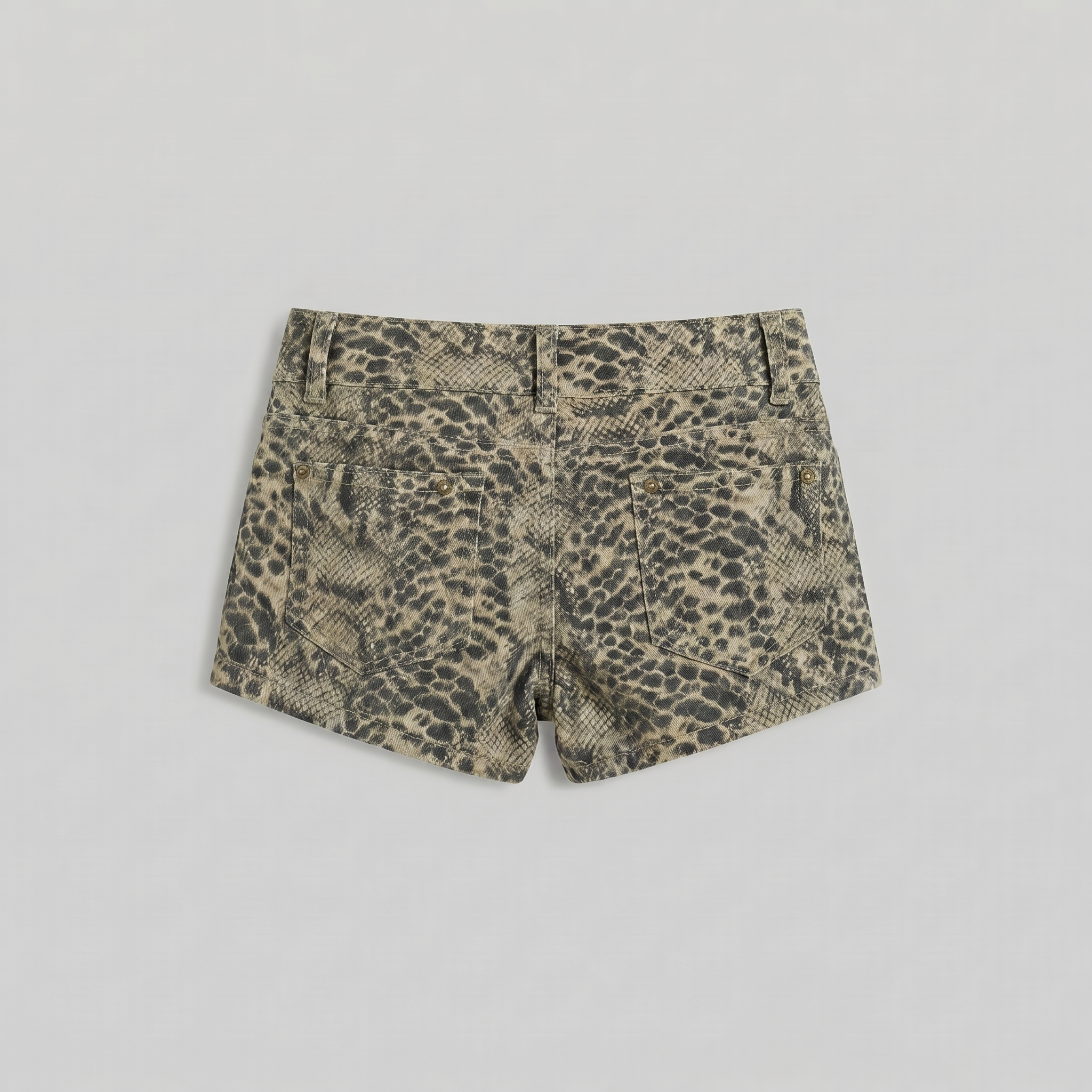 Le Sauvage Short-thumbmail-3